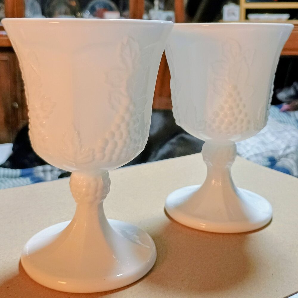 VINTAGE SET OF INDIANA GLASS CO COLONY HARVEST GRAPE GOBLETS